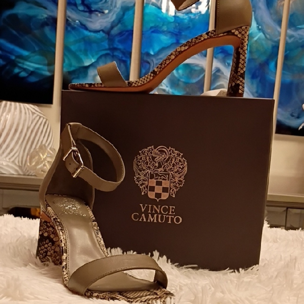 Vince Camuto Mabila Sidewalk Grey Women's Sz 9 heeled Sandals 🩴